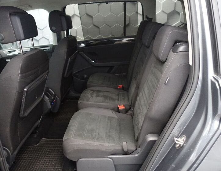 Volkswagen Touran 27