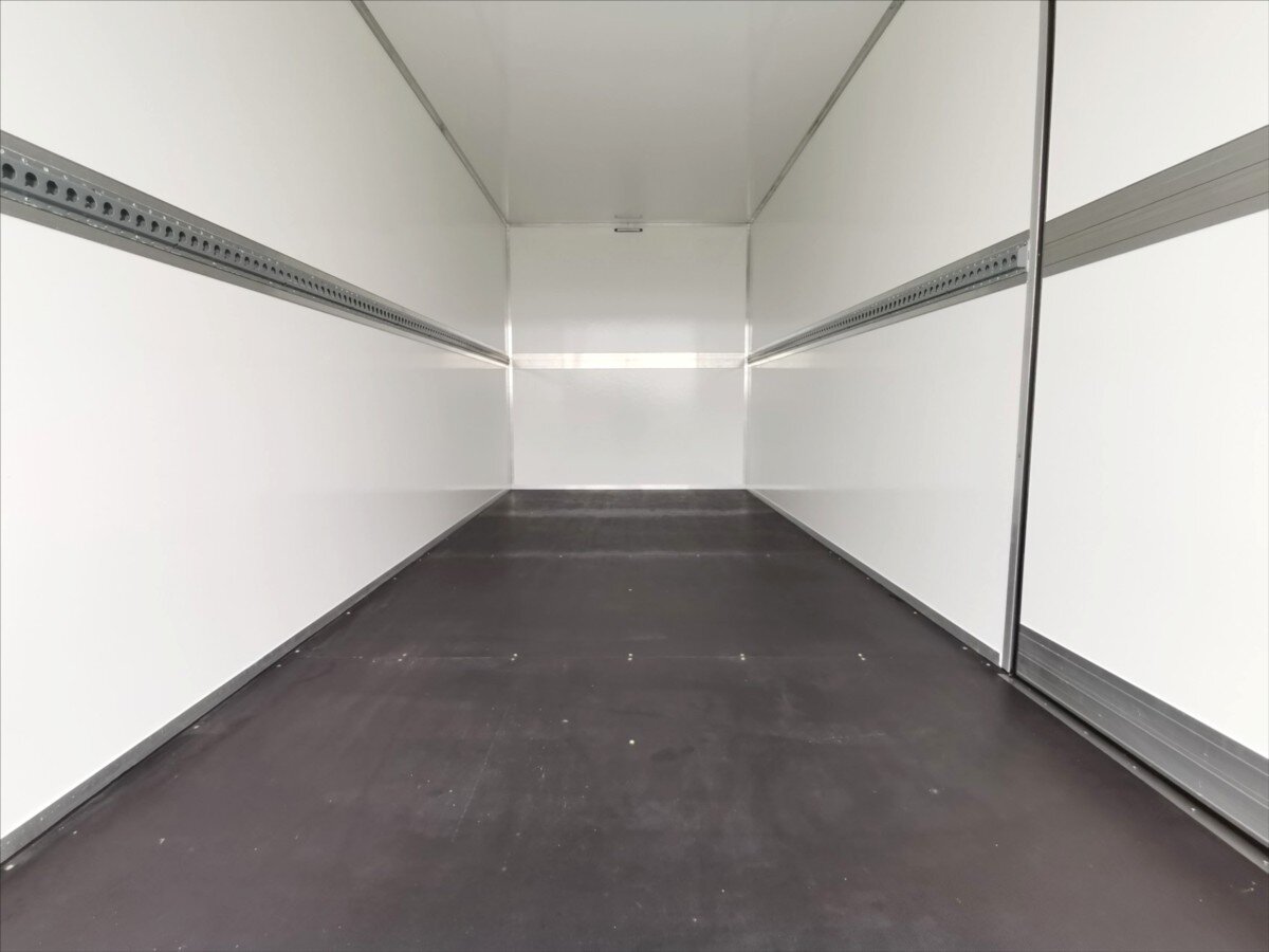 Volkswagen Crafter Skříň 2,0 l 120 kw