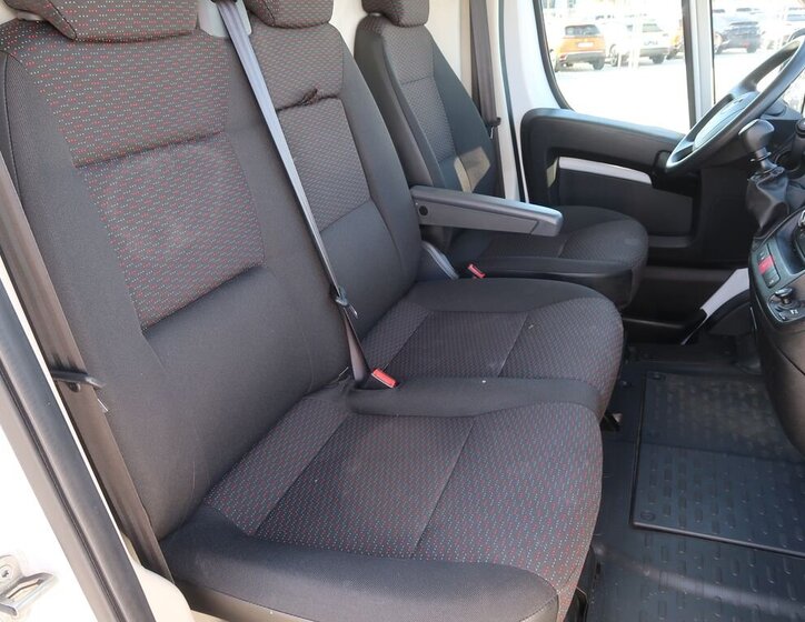 Opel Movano Skříň 2,2 l 103 kw