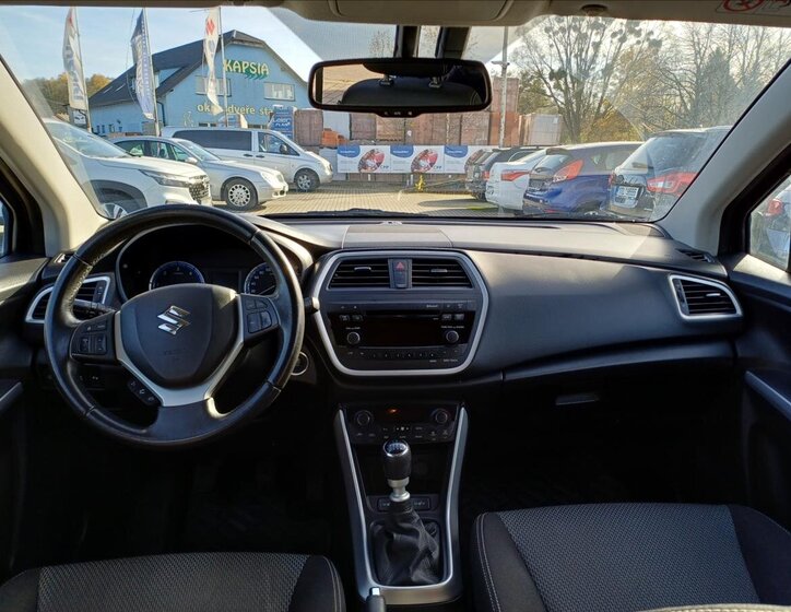 Suzuki SX4 S-Cross 9