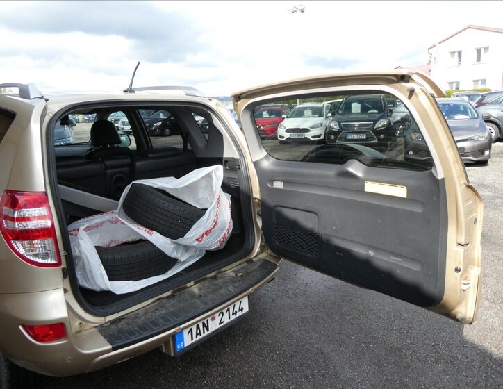 Toyota RAV4 SUV / Terénní 2,2 l 110 kw