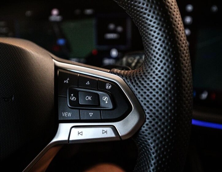 Volkswagen Touareg SUV / Terénní 3,0 l 210 kw