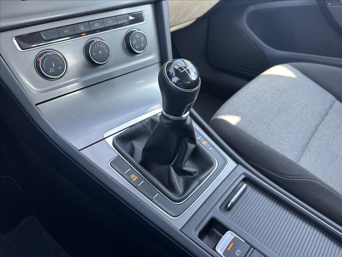 Volkswagen Golf Hatchback 1,2 l 63 kw