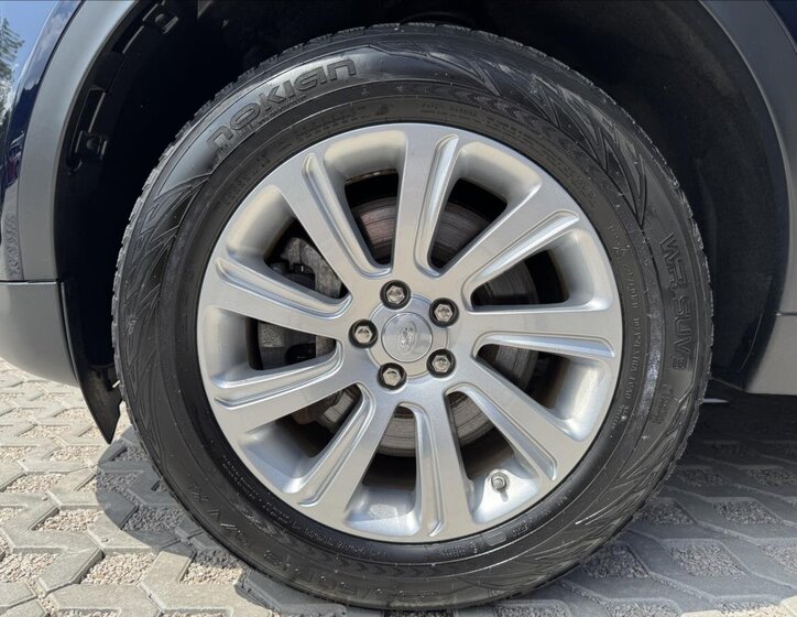 Land Rover Discovery Sport 24