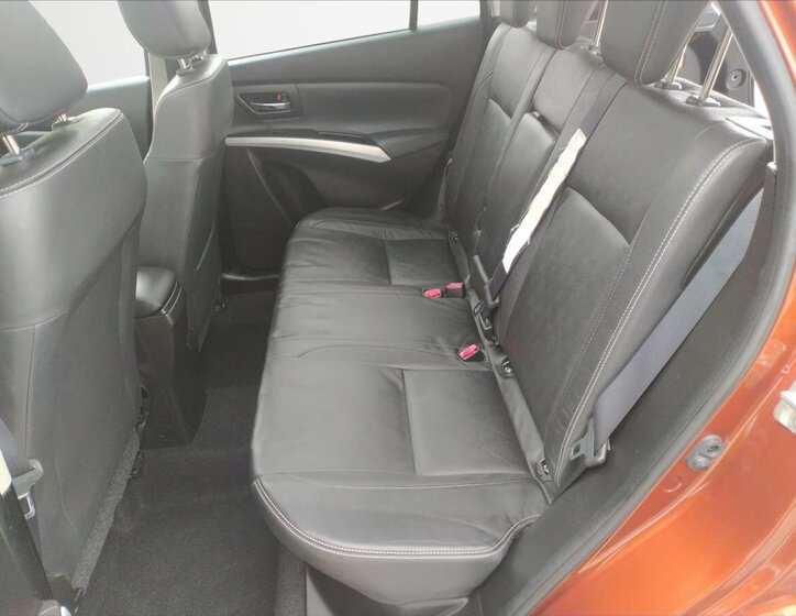 Suzuki SX4 S-Cross 13