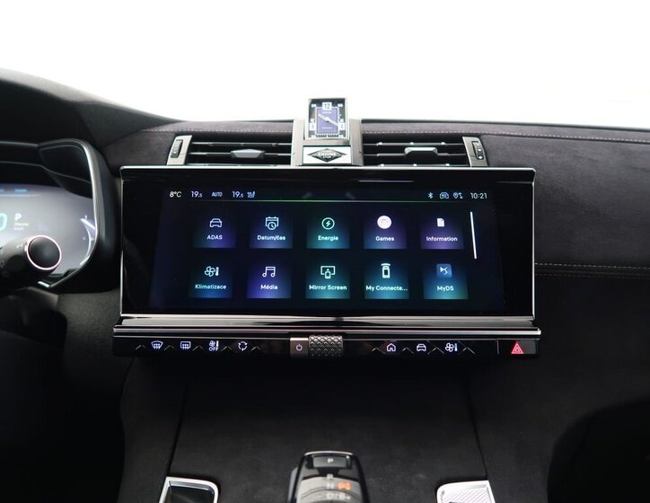 DS Automobiles DS7 Crossback SUV / Terénní 1,6 l 147 kw