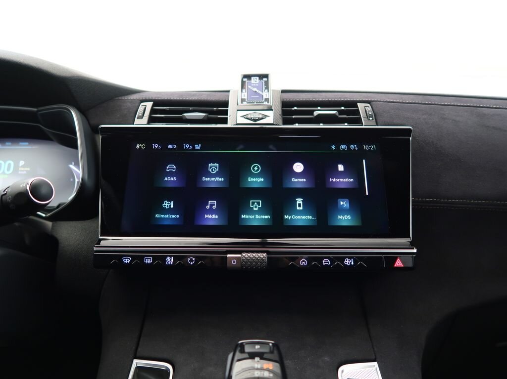 DS Automobiles DS7 Crossback SUV / Terénní 1,6 l 147 kw