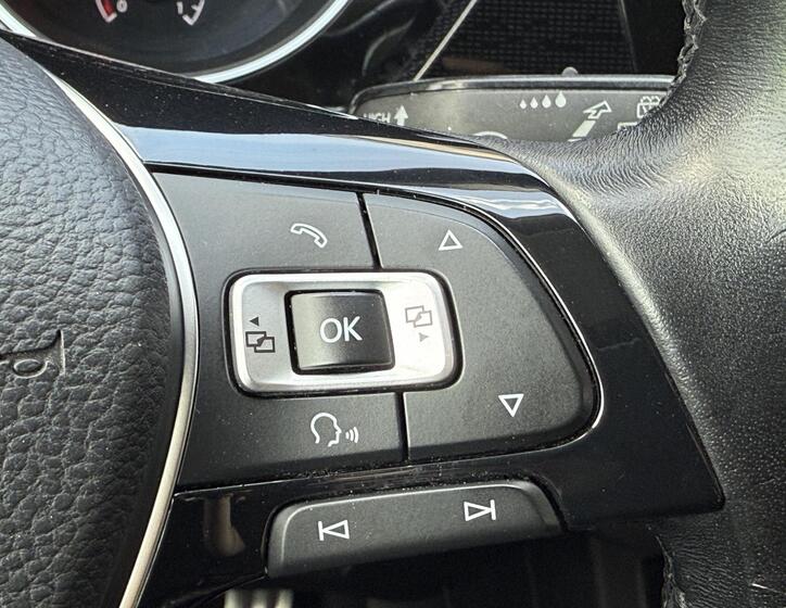 Volkswagen Touran 25