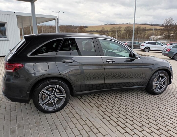 Mercedes-Benz GLC SUV 2,0 l 180 kw