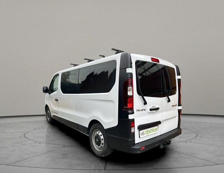 Renault Trafic 8