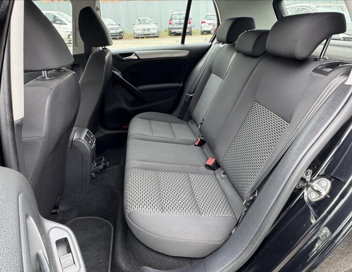 Volkswagen Golf Hatchback 1,6 l 77 kw