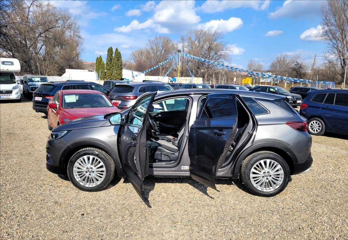 Opel Grandland X SUV / Terénní 1,5 l 96 kw