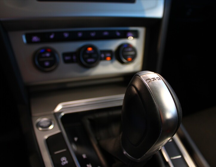 Volkswagen Passat 20