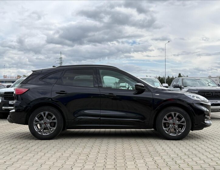 Ford Kuga SUV / Terénní 2,0 l 140 kw