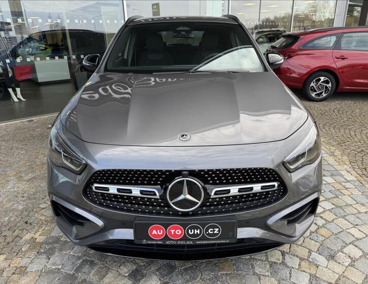 Mercedes-Benz GLA 2