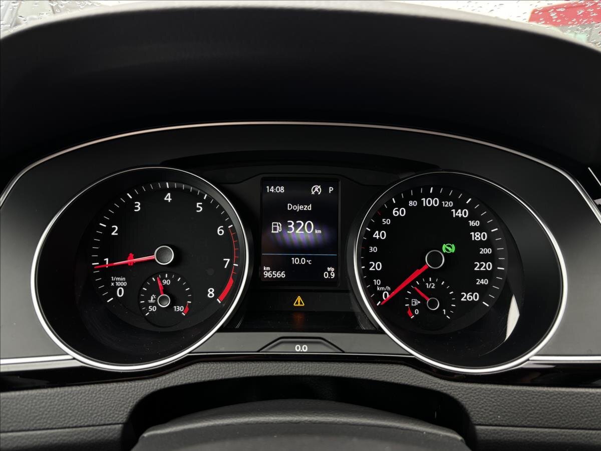 Volkswagen Passat Kombi 1,5 l 110 kw