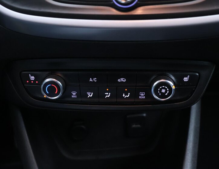 Opel Crossland X SUV / Terénní 1,5 l 75 kw