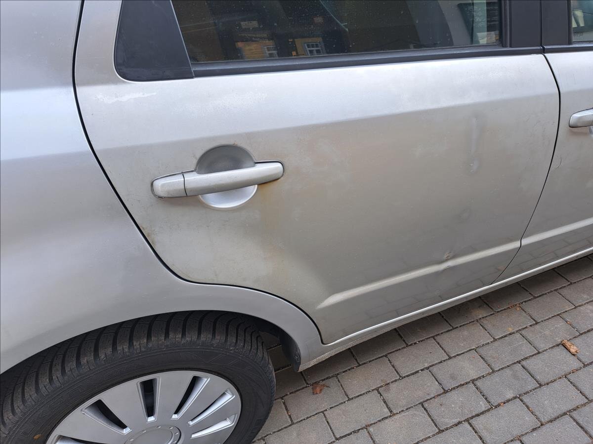 Suzuki SX4 Hatchback 1,9 l 88 kw