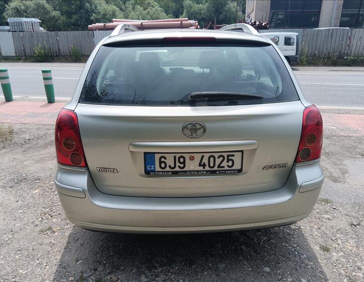 Toyota Avensis 9