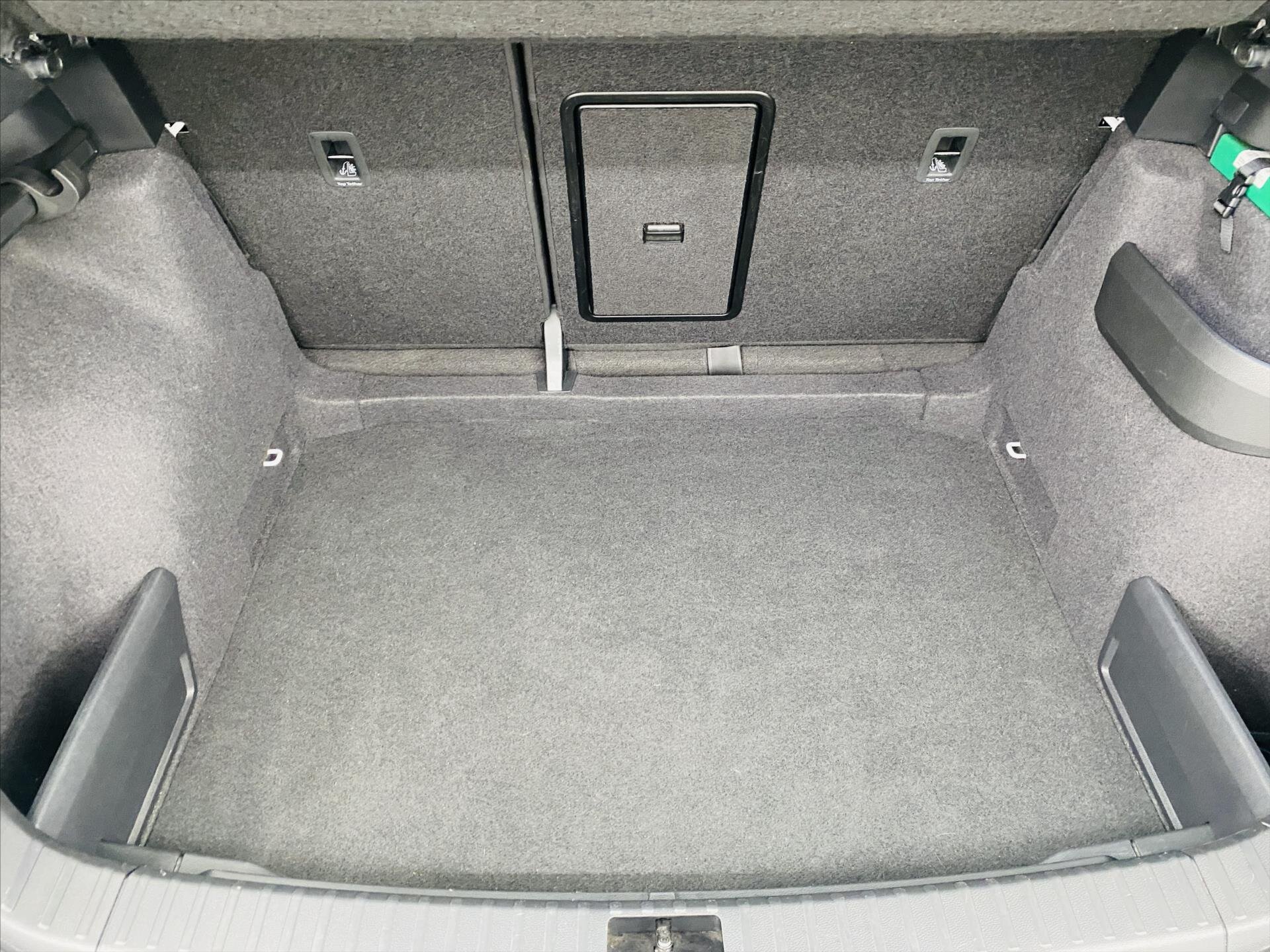 Škoda Karoq SUV / Terénní 1,5 l 110 kw