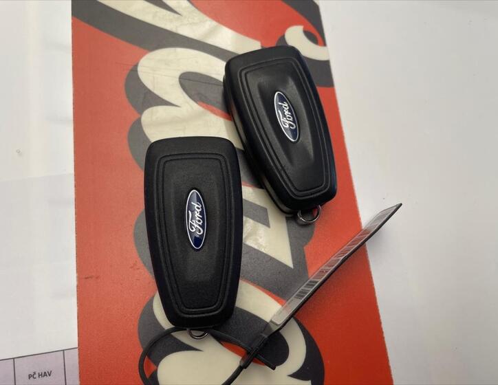 Ford Tourneo Custom 16