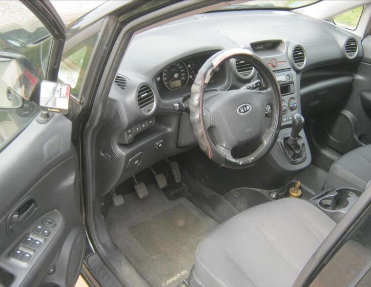 KIA Carens 9