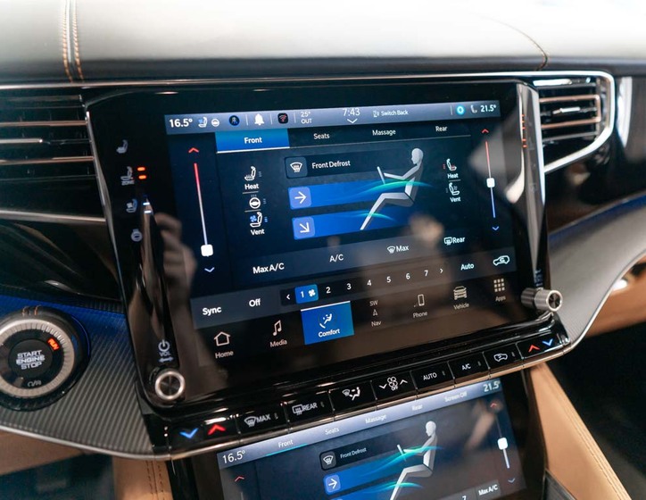 Jeep Grand Wagoneer 31