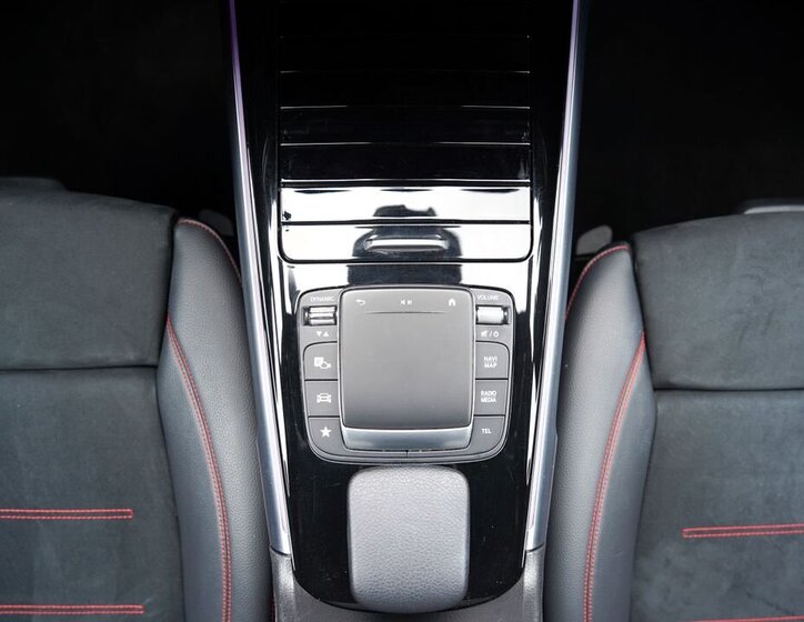 Mercedes-Benz GLB SUV / Terénní 2,0 l 110 kw