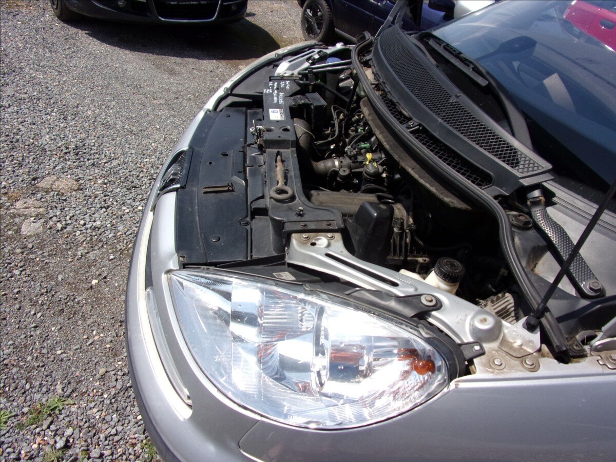 Peugeot 807 MPV 2,0 l 100 kw