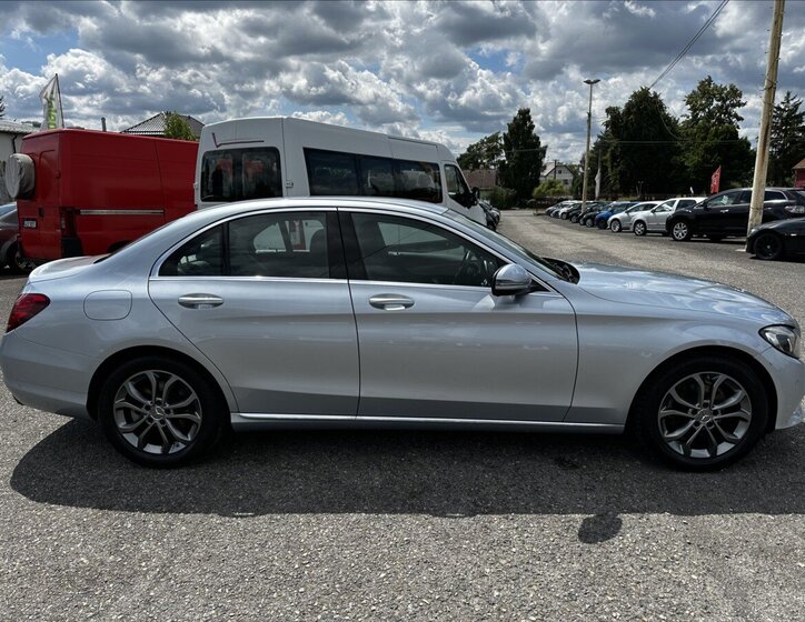 Mercedes-Benz Třídy C Sedan / Limuzína 1,6 l 115 kw
