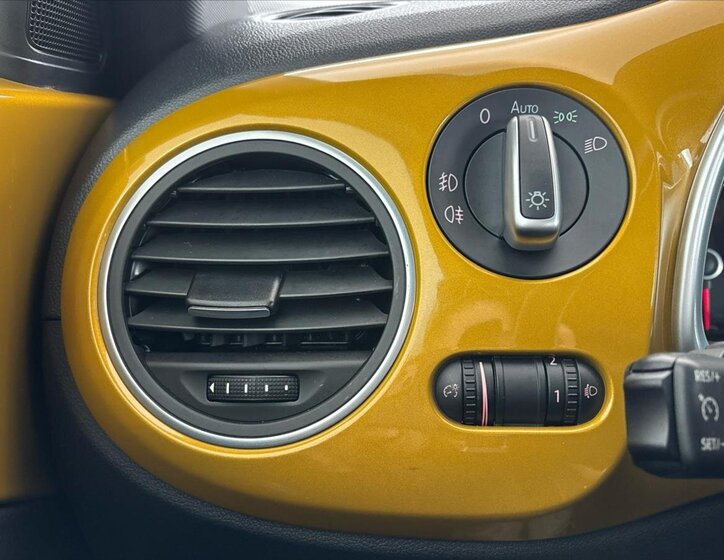 Volkswagen Beetle Hatchback 1,2 l 77 kw