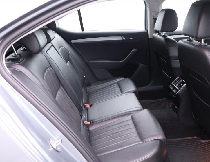 Škoda Superb Liftback 2,0 l 140 kw