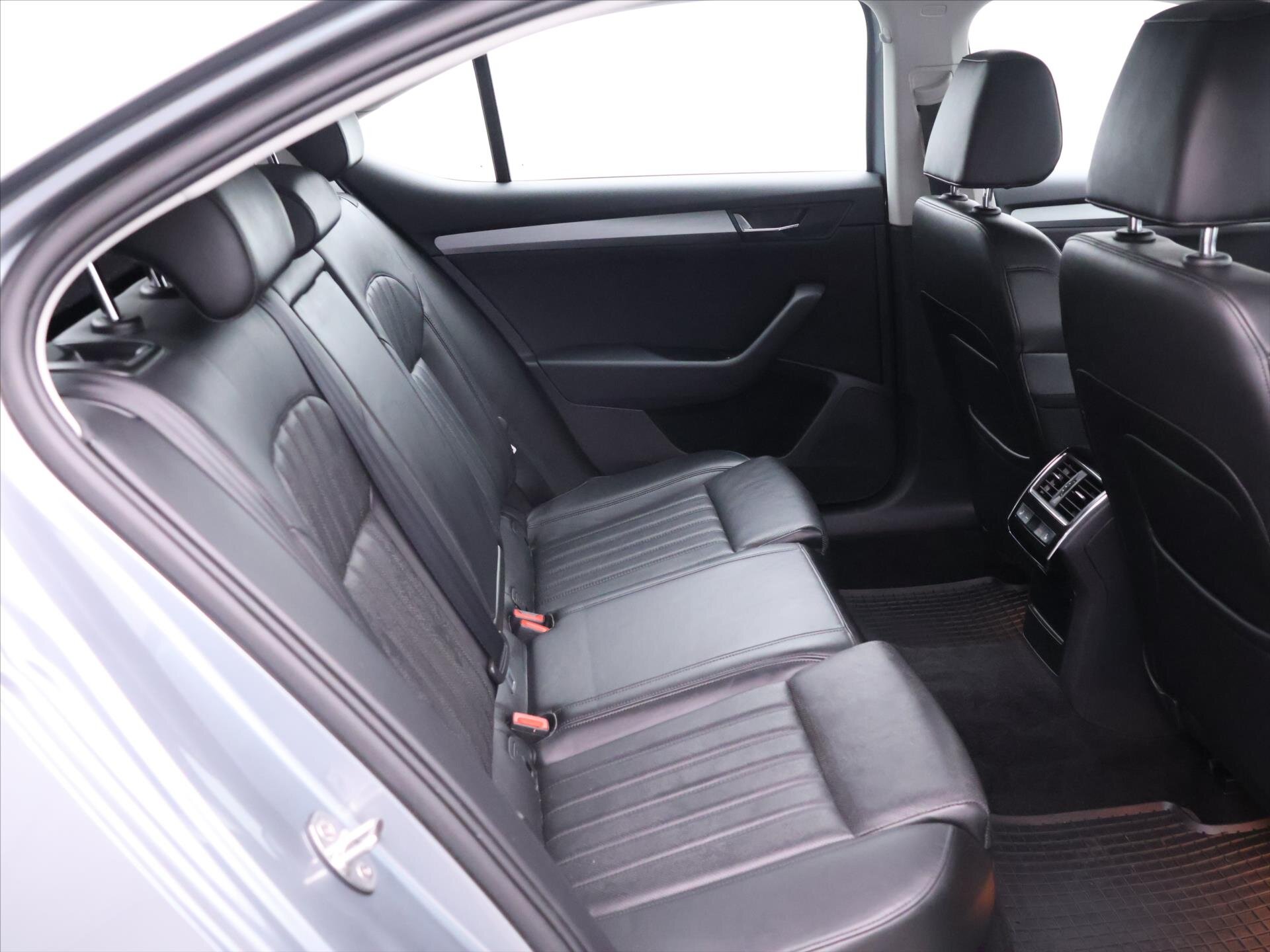 Škoda Superb Liftback 2,0 l 140 kw