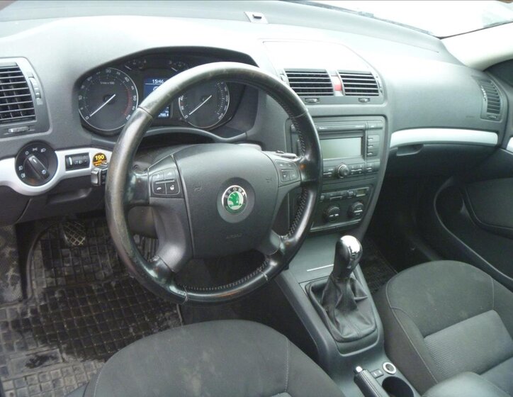 Škoda Octavia 10