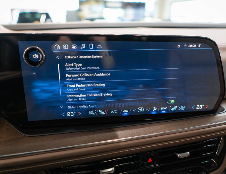 Chevrolet Suburban SUV 6,2 l 313 kw