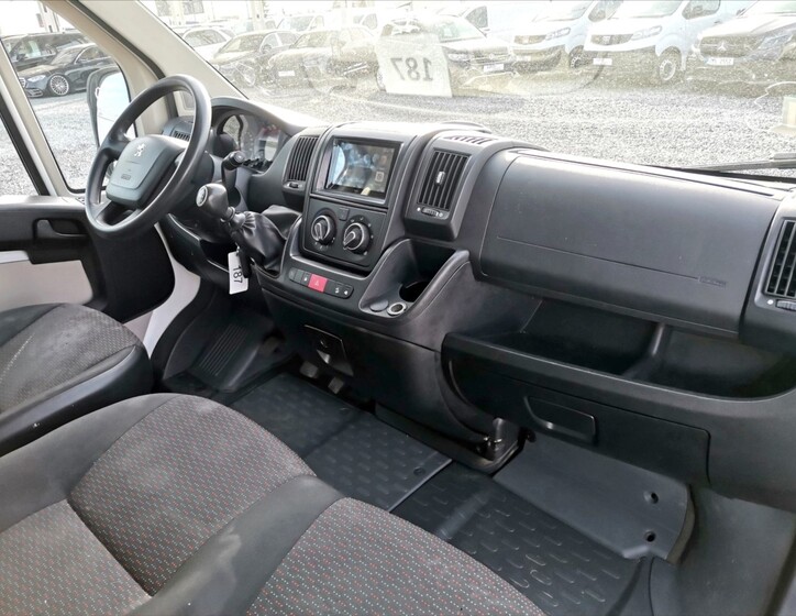 Peugeot Boxer 8