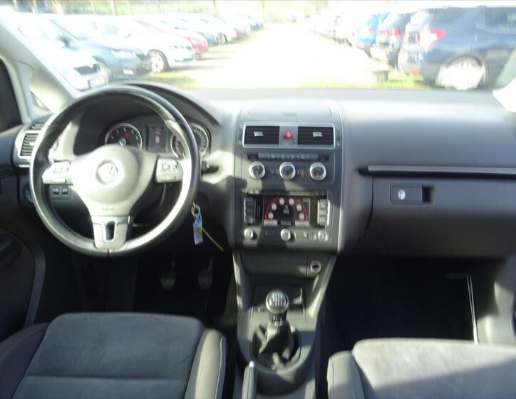 Volkswagen Touran MPV 1,2 l 77 kw