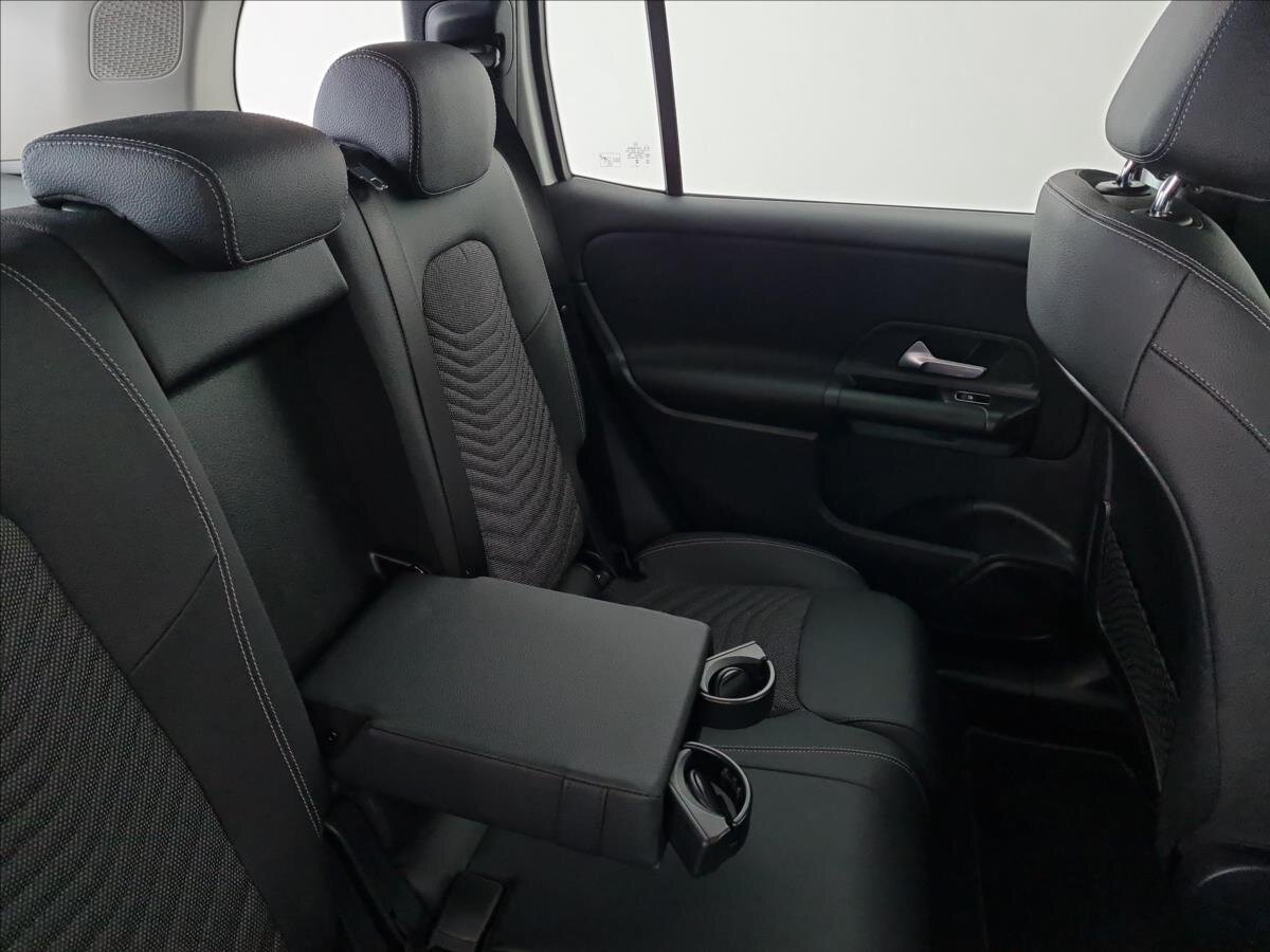 Mercedes-Benz GLB SUV / Terénní 2,0 l 140 kw