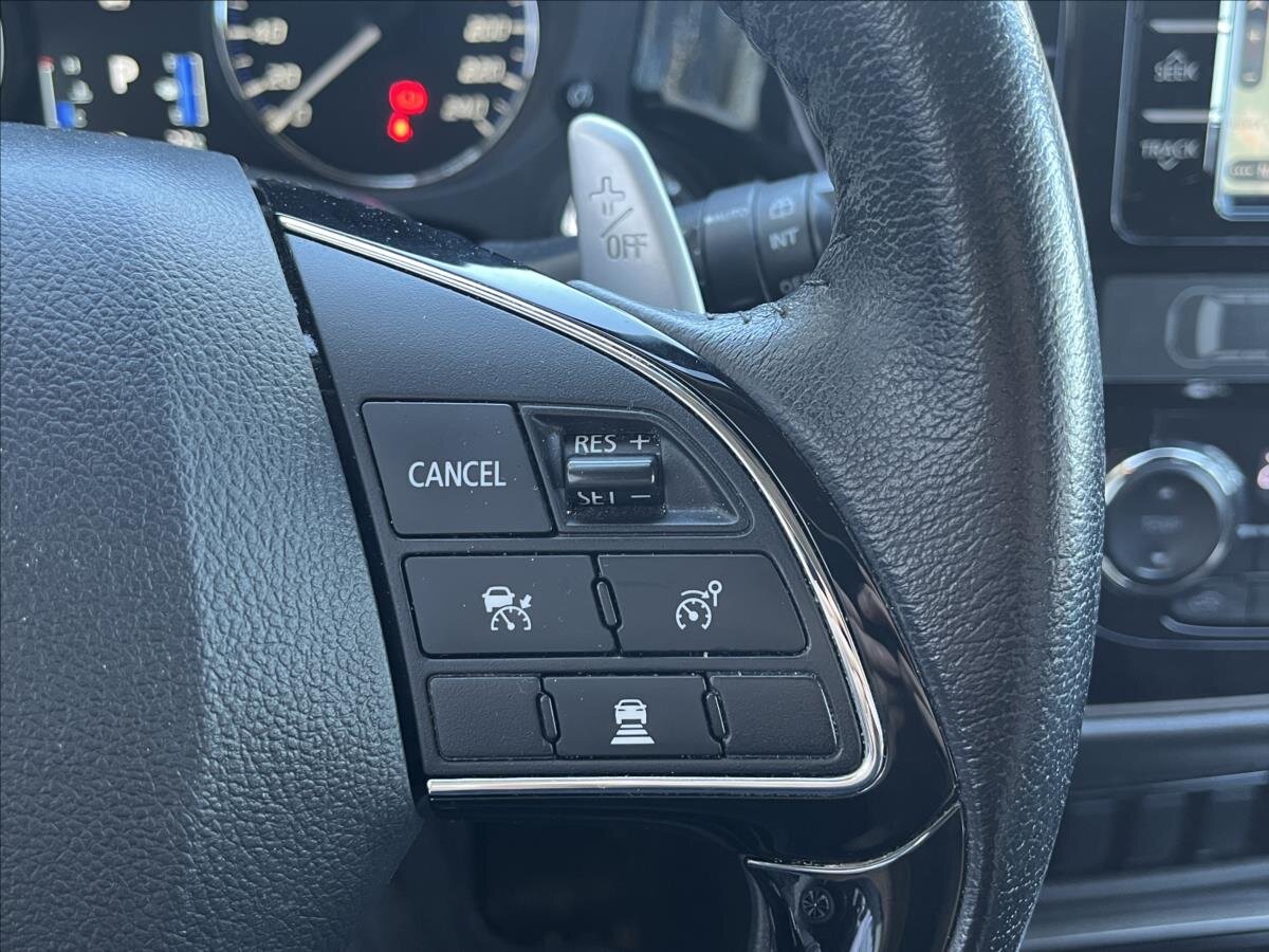 Mitsubishi Outlander SUV / Terénní 2,3 l 110 kw