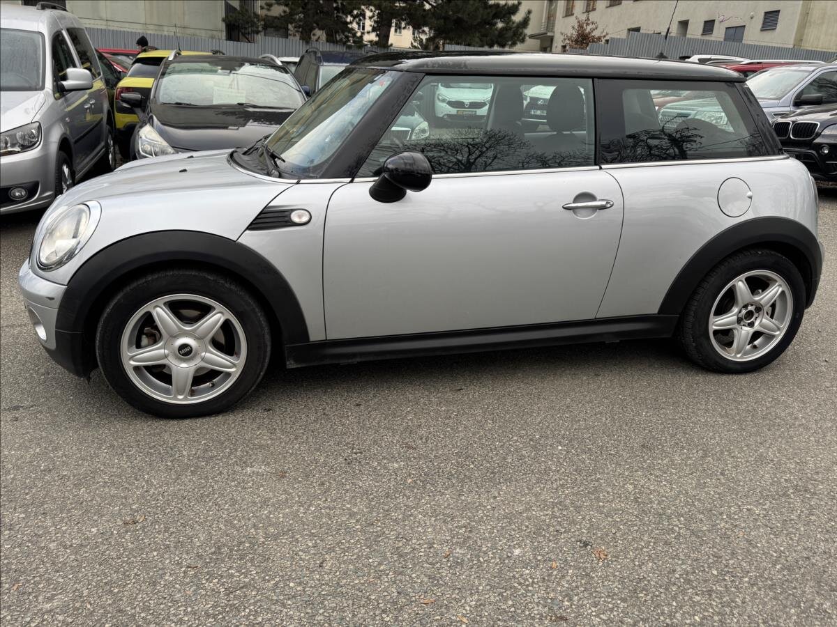 Mini Cooper Hatchback 1,6 l 88 kw