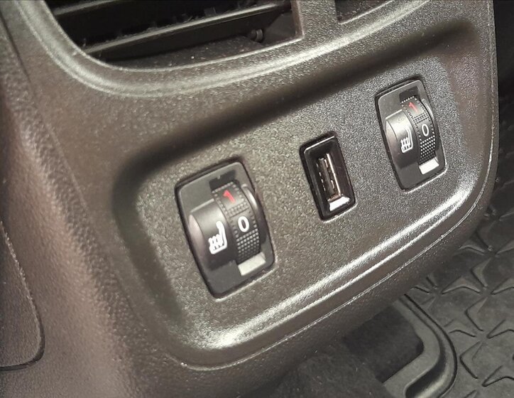 Opel Grandland X SUV 1,6 l 133 kw