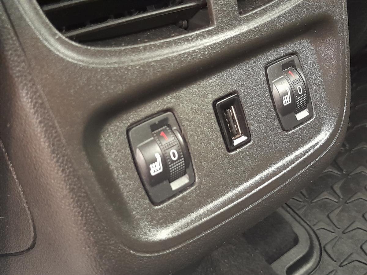 Opel Grandland X SUV 1,6 l 133 kw