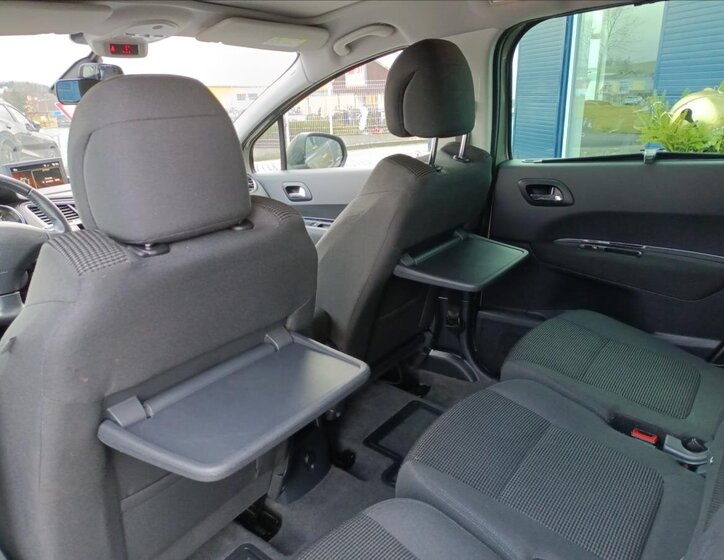 Peugeot 5008 SUV 1,6 l 88 kw