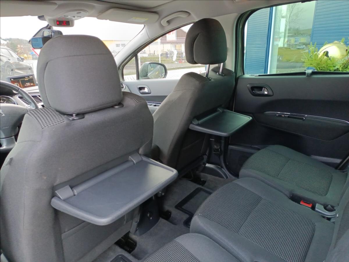 Peugeot 5008 SUV 1,6 l 88 kw