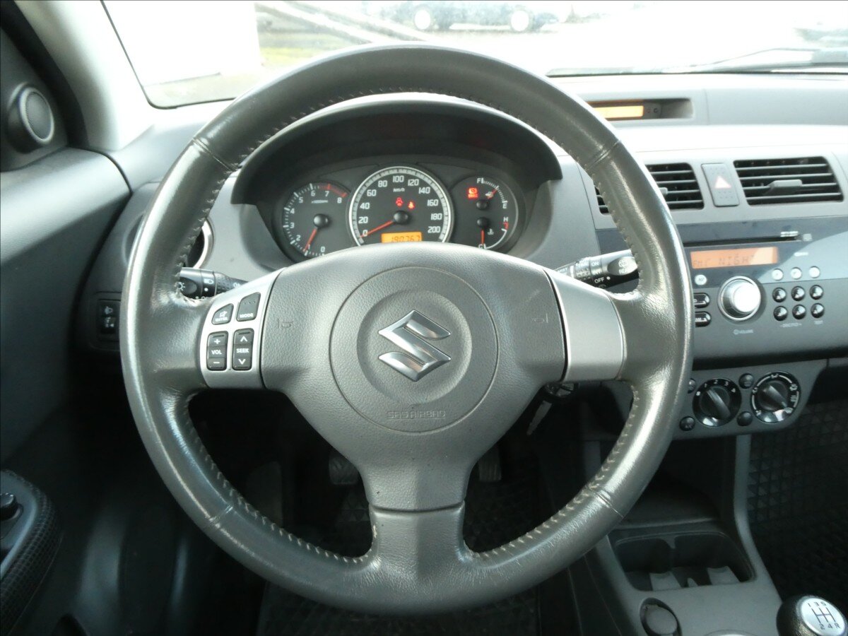 Suzuki Swift Hatchback 1,3 l 68 kw