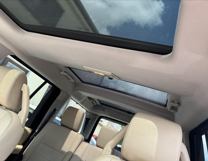 Land Rover Discovery 30