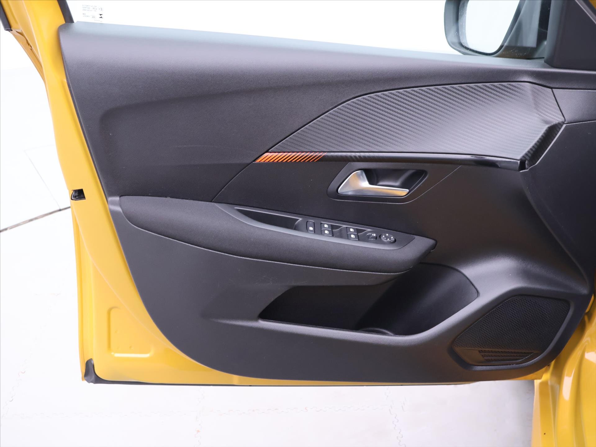 Peugeot 208 Hatchback 1,2 l 74 kw