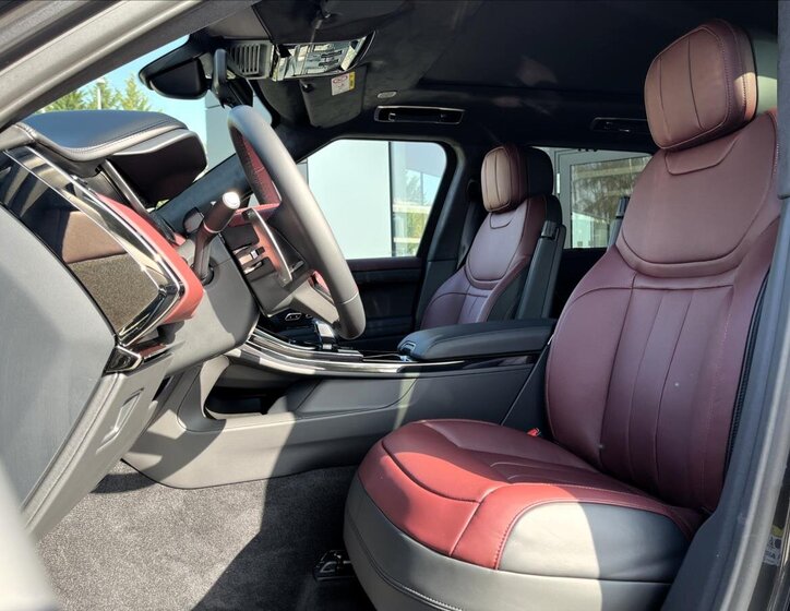 Land Rover Range Rover Sport SUV / Terénní 4,4 l 390 kw