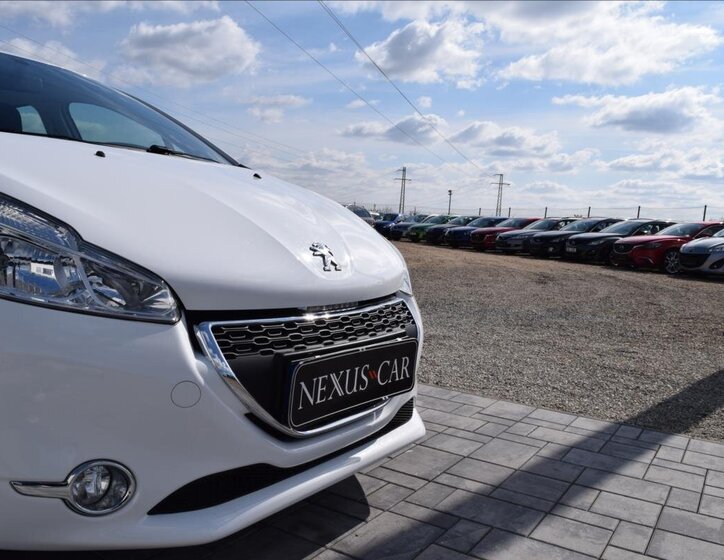 Peugeot 208 Hatchback 1,4 l 50 kw