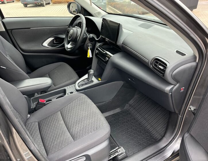 Toyota Yaris Cross 17